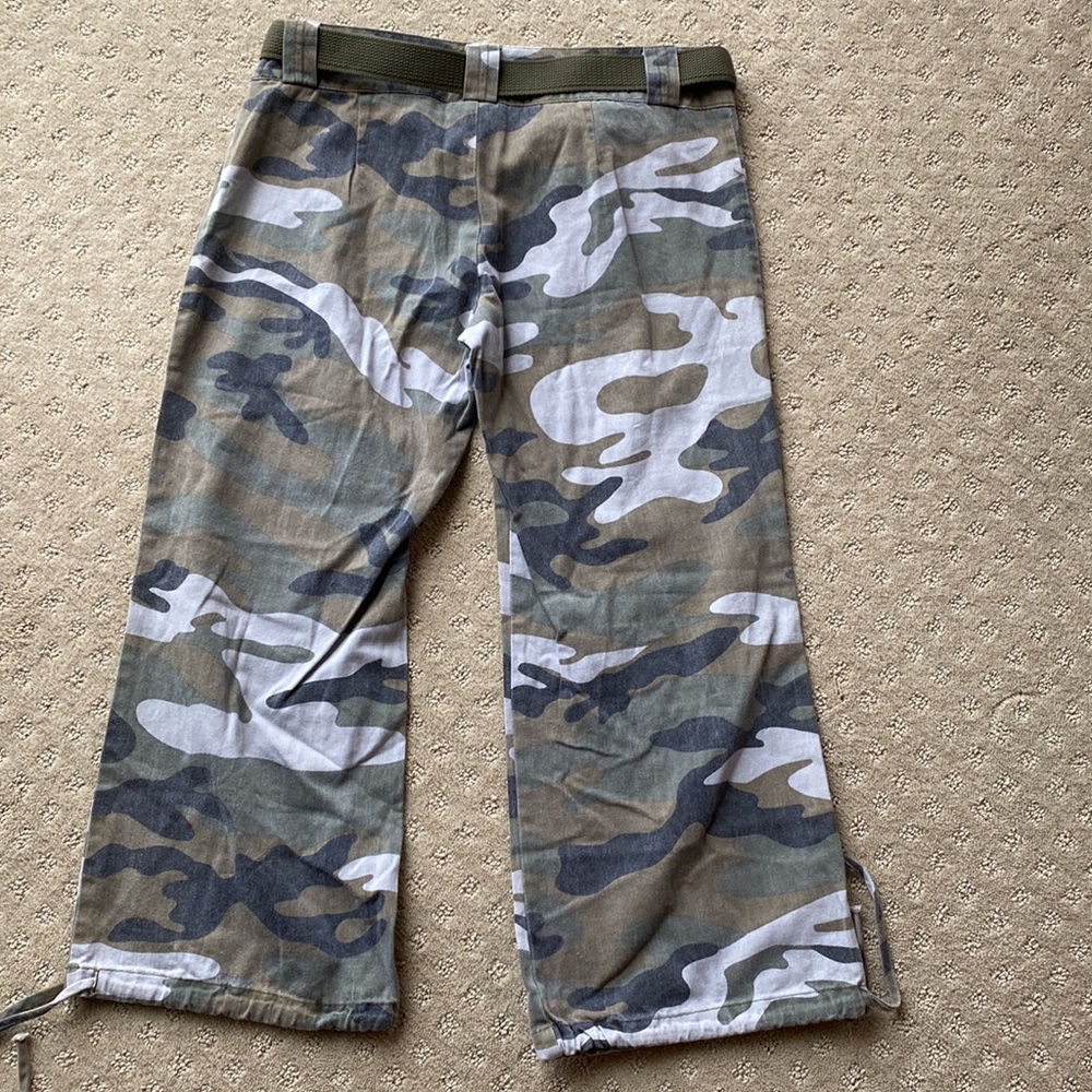 COPY - Camouflage capris - Picture 3 of 3